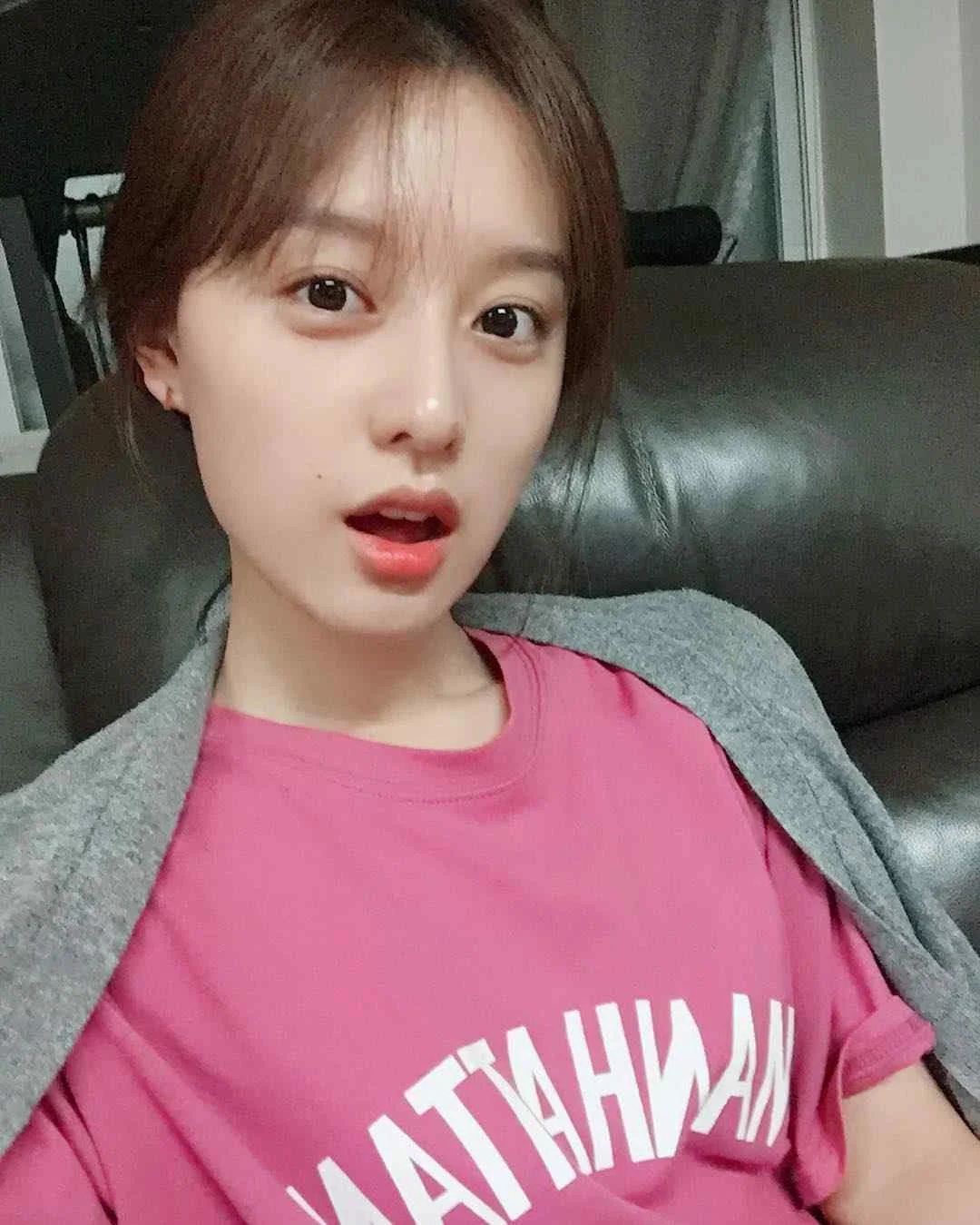 Kim Ji Won - kim-ji-won-hot-2.webp